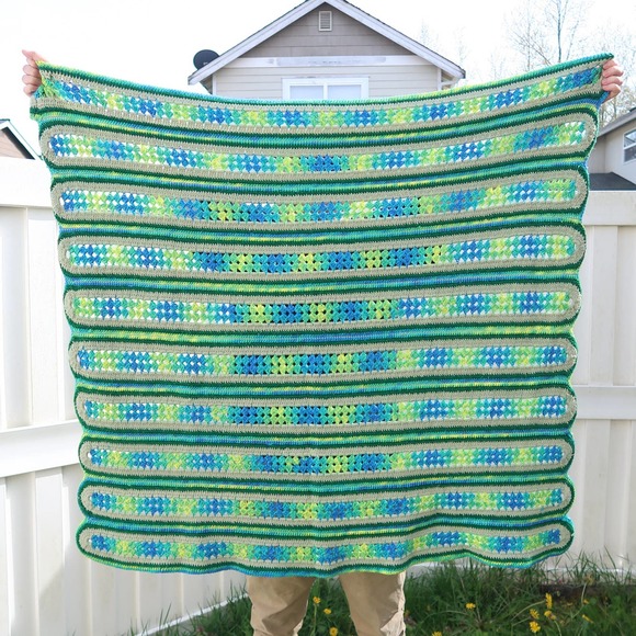Vintage blue and green striped crochet knit granny afghan blanket - Picture 4 of 4